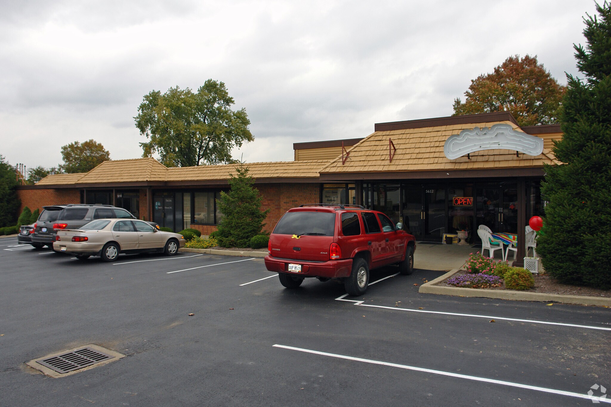 5610-5634 Cheviot Rd, Cincinnati, OH for sale Primary Photo- Image 1 of 1