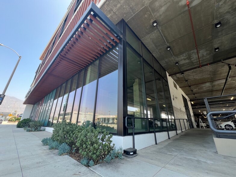 288 N Santa Anita Ave, Arcadia, CA for lease - Building Photo - Image 2 of 4