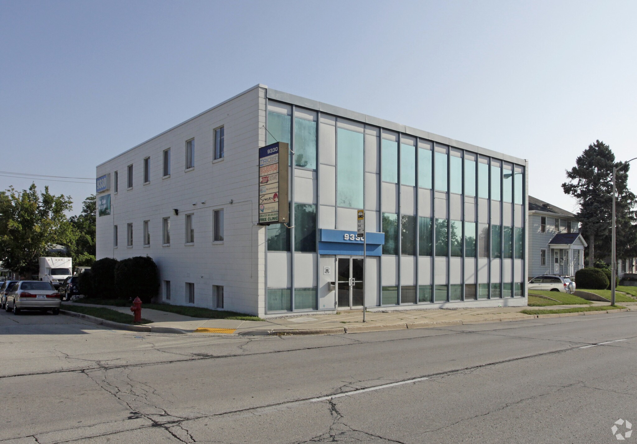 9330 W Lincoln Ave, Milwaukee, WI for sale Primary Photo- Image 1 of 1
