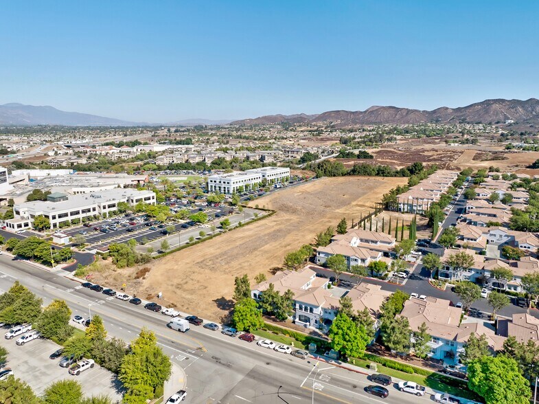 24400 Prielipp Rd, Wildomar, CA for sale - Building Photo - Image 3 of 6