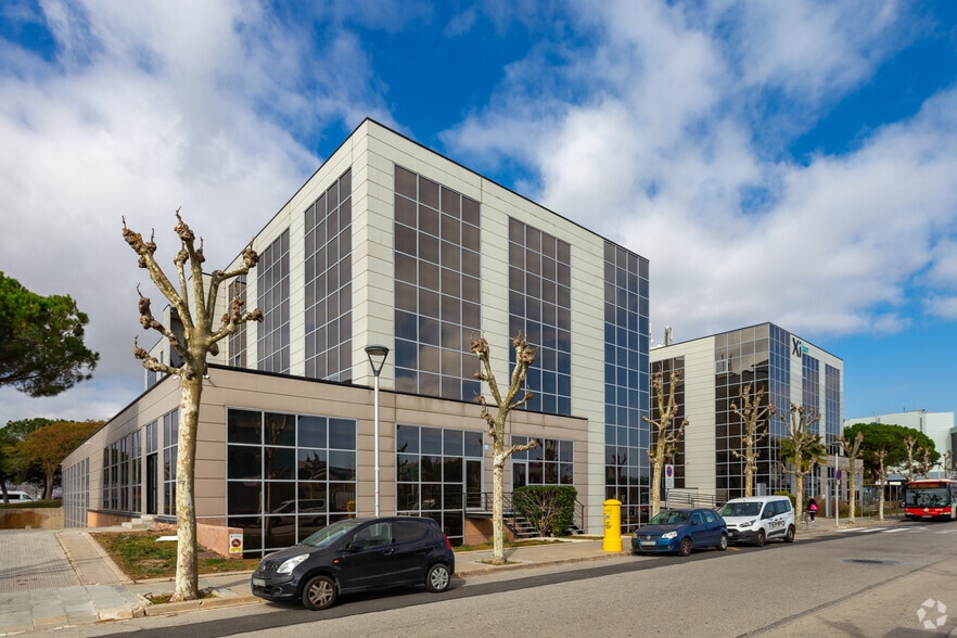 Office in El Prat de Llobregat, Barcelona for lease - Building Photo - Image 2 of 4