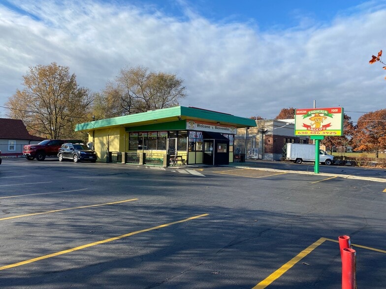 930 W Illinois Ave, Aurora, IL for sale - Primary Photo - Image 1 of 21