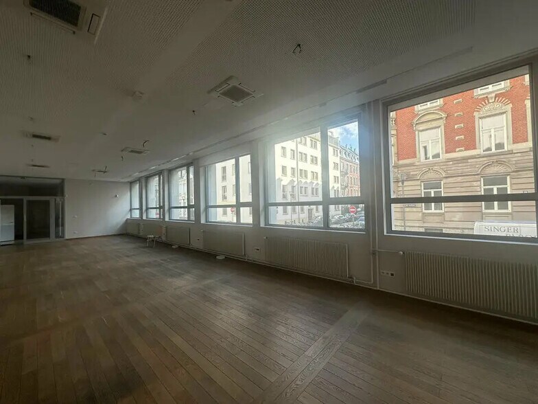 Office in Strasbourg for lease - Interior Photo - Image 2 of 4