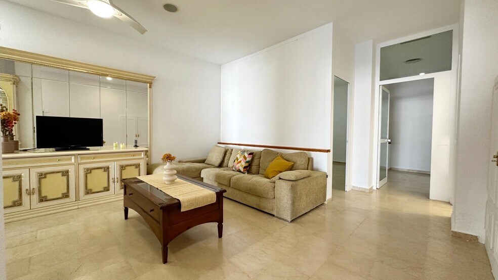 Retail in Estepona, Málaga for sale - Building Photo - Image 1 of 25