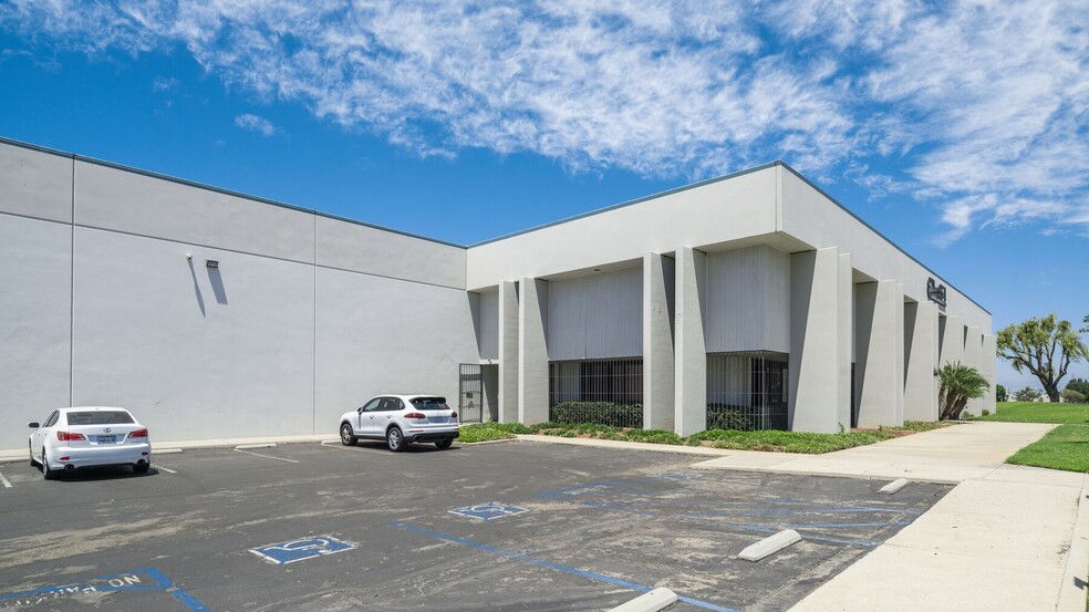 800 W Artesia Blvd, Compton, CA for lease - Building Photo - Image 3 of 7