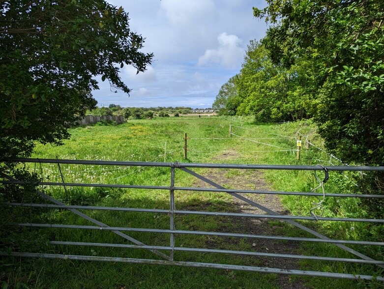 32 Guinea Hall Lane, Southport for sale - Building Photo - Image 2 of 4