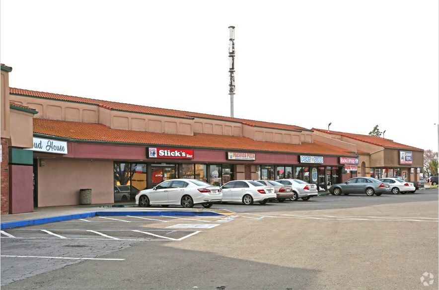 3759 W Shaw Ave Fresno Ca 93711 Property For Lease On Loopnet Com