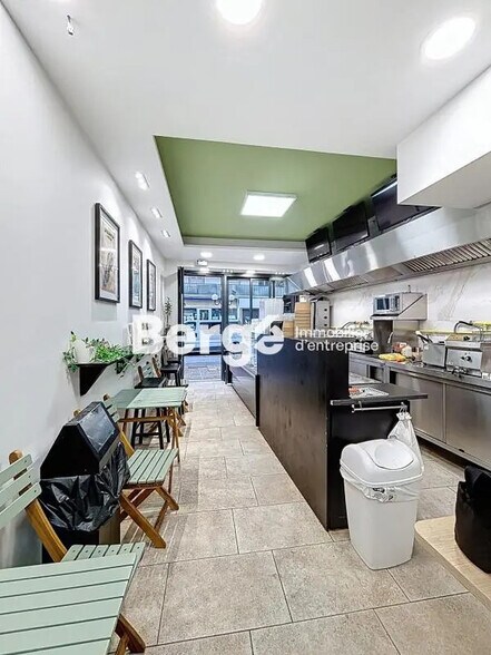 Retail in Nice for lease - Interior Photo - Image 3 of 8