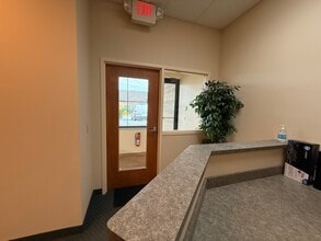 10147 Royalton Rd, North Royalton, OH for lease Lobby- Image 1 of 15