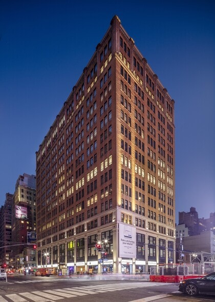 7 Penn Plz, New York, NY for lease - Building Photo - Image 2 of 4