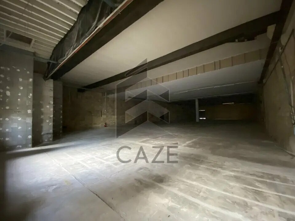 Flex in Bordeaux for lease Interior Photo- Image 1 of 5