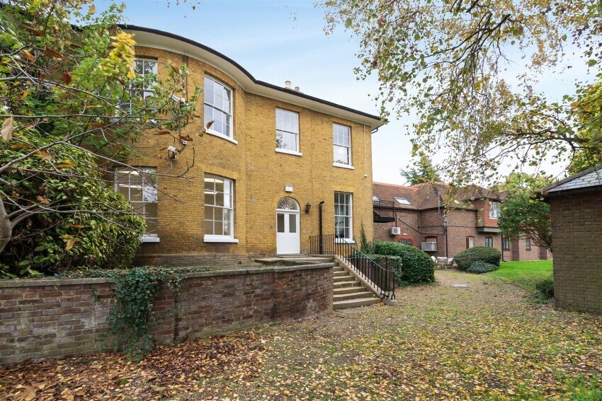 Harmondsworth Ln, West Drayton for sale Building Photo- Image 1 of 1