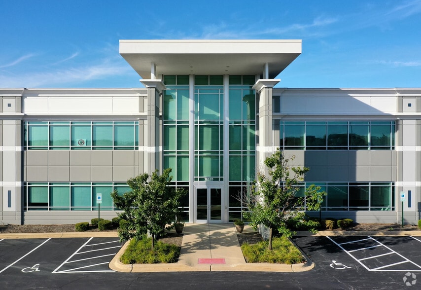 18670 Graphics Dr, Tinley Park, IL for sale - Building Photo - Image 2 of 5