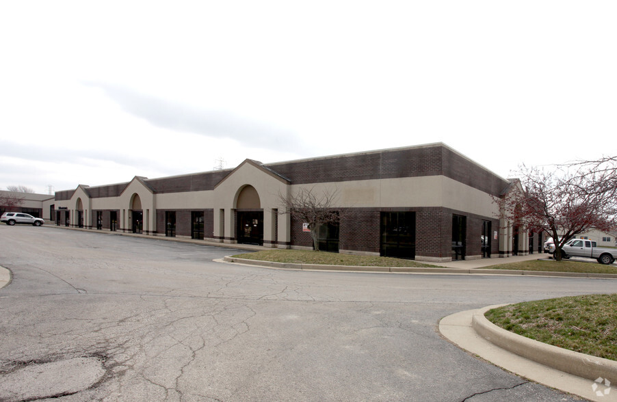 Value-Add Office Portfolio - Kokomo, IN portfolio of 3 properties for sale on LoopNet.com - Primary Photo - Image 2 of 3