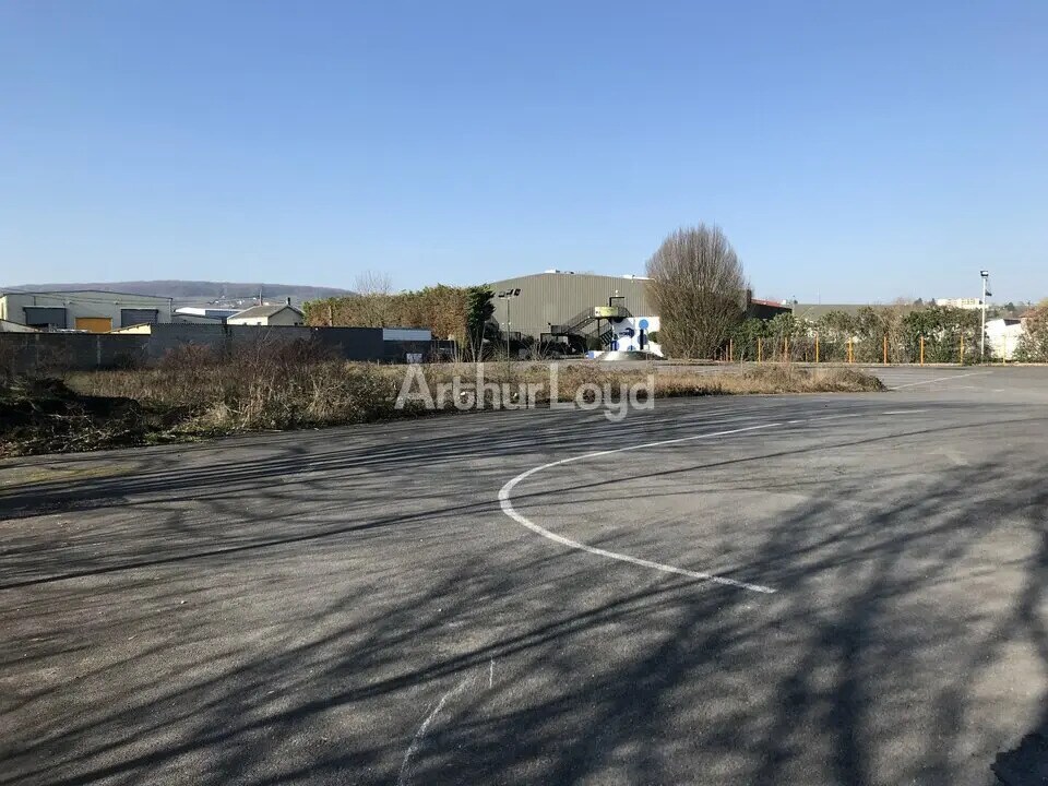 Flex in Épernay for lease Building Photo- Image 1 of 4