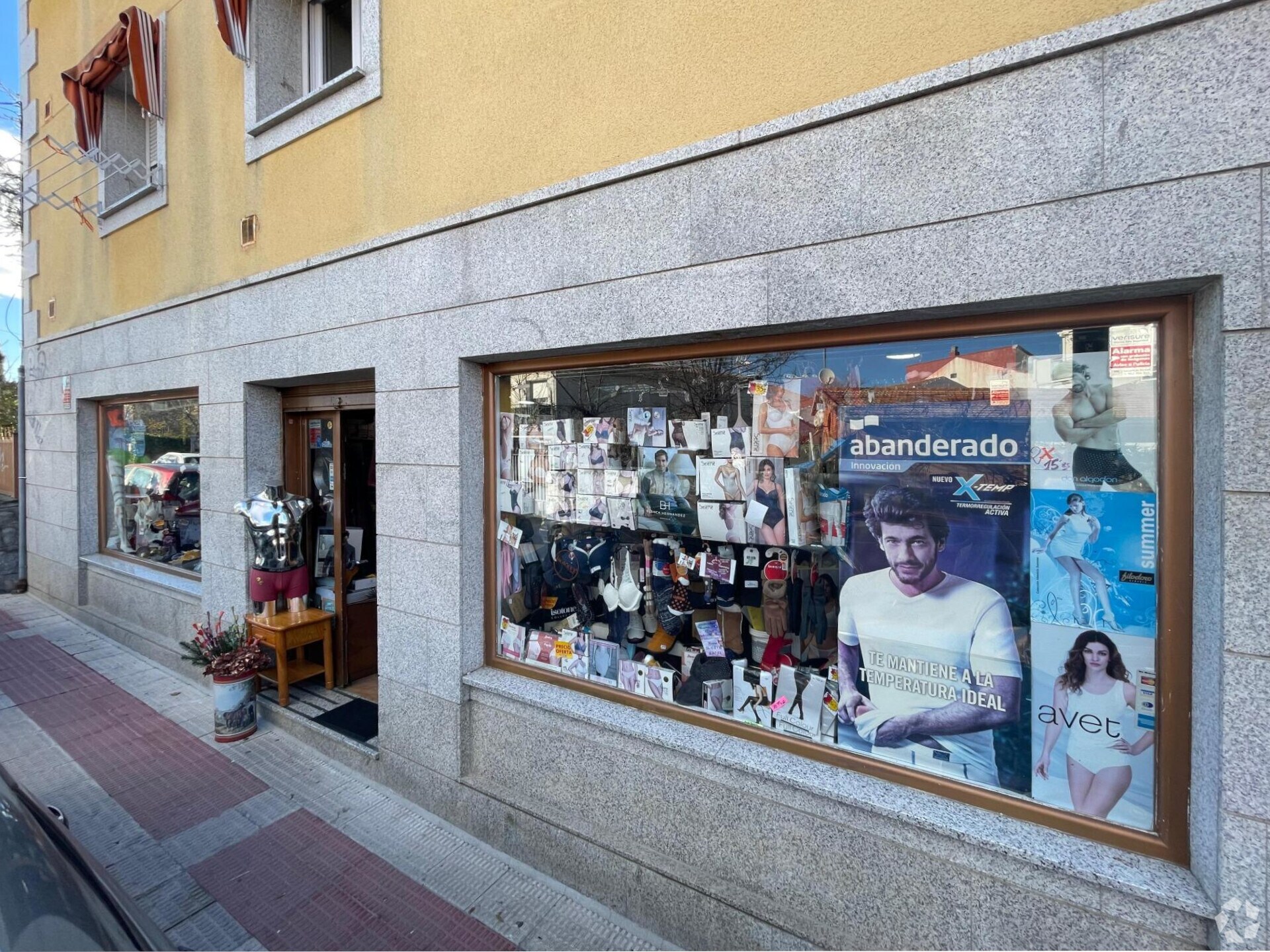 Multifamily in Moralzarzal, Madrid for sale Interior Photo- Image 1 of 2