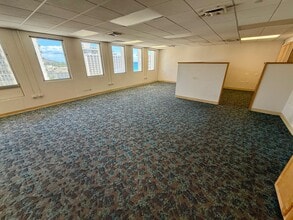 2270 Kalakaua Ave, Honolulu, HI for lease Interior Photo- Image 1 of 5