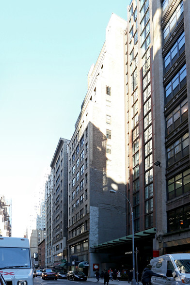 49 W 38th St, New York, NY for lease - Building Photo - Image 2 of 5