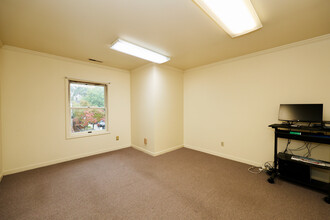 505 Faulconer Dr, Charlottesville, VA for lease Interior Photo- Image 2 of 3