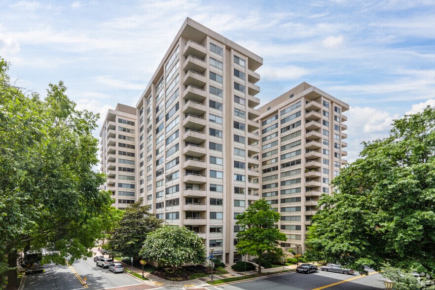 4500 N Park Ave, Chevy Chase, MD for sale - Primary Photo - Image 1 of 1