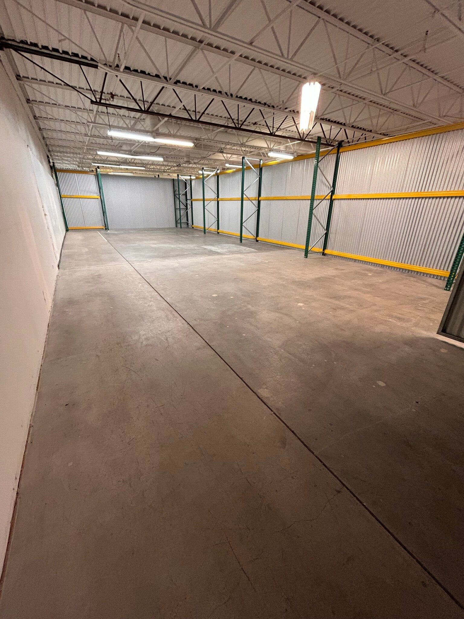 10949 E Peakview Ave, Englewood, CO for lease Interior Photo- Image 1 of 2