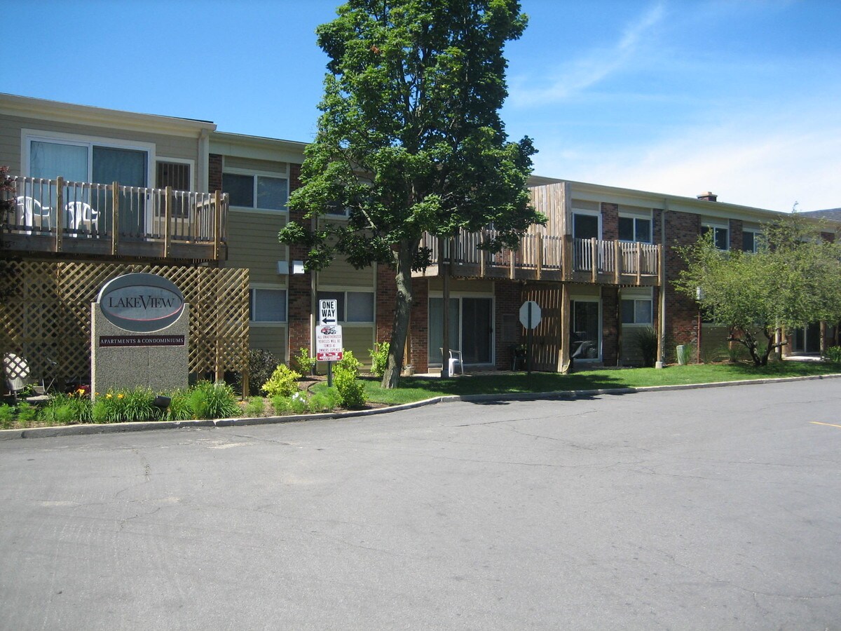 2020 Gull Rd, Kalamazoo, MI 49048