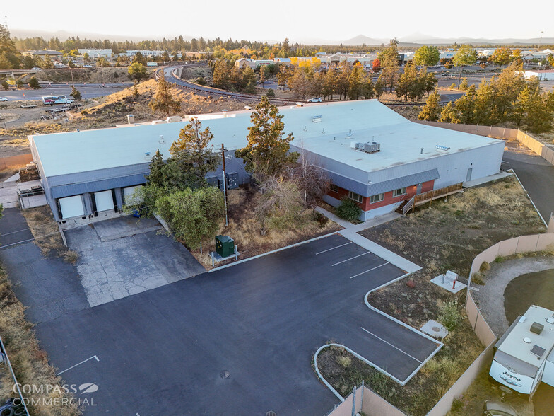 63270 Lyman Pl, Bend, OR for lease - Building Photo - Image 1 of 18