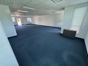 4900 S University Dr, Davie, FL for lease Interior Photo- Image 2 of 4