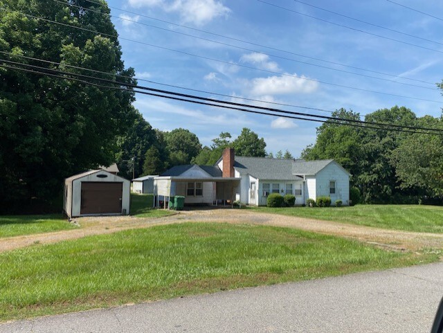 6320 Brewer Ave, Clemmons, NC for sale - Primary Photo - Image 1 of 1