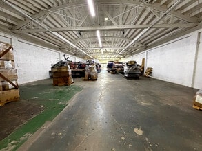 533 E 31st St, Los Angeles, CA for lease Interior Photo- Image 2 of 6