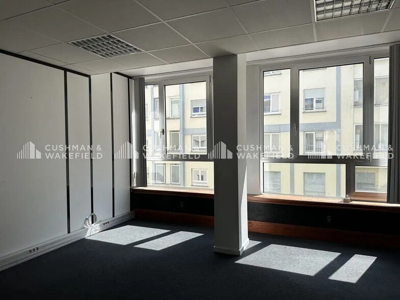 Office in Strasbourg for lease - Interior Photo - Image 3 of 11