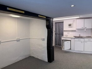 15 Broad St, Newent for lease Interior Photo- Image 2 of 4