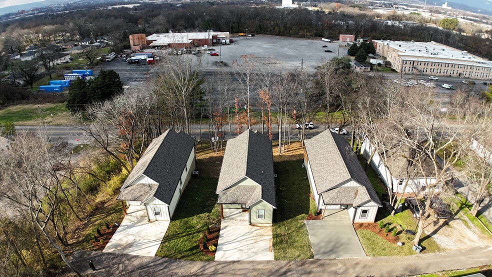 New Construction Homes x 3 in Chatt, TN portfolio of 3 properties for sale on LoopNet.com - Building Photo - Image 1 of 31