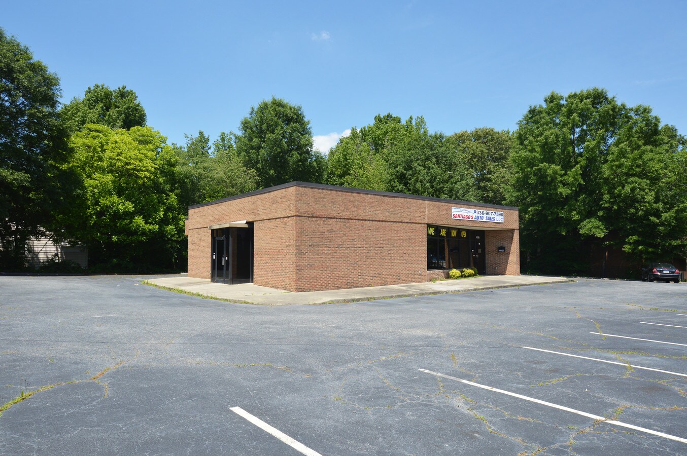 2012 S Elm Eugene St, Greensboro, NC 27406