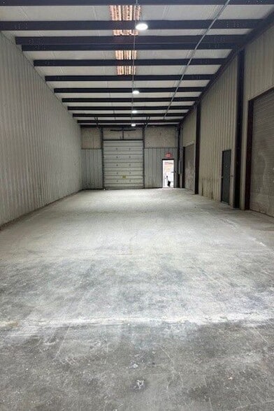 5205 Old Buncombe Rd, Greenville, SC for lease - Building Photo - Image 2 of 15