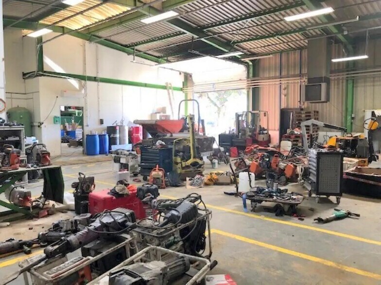 Flex in Plaisir for sale - Building Photo - Image 3 of 5