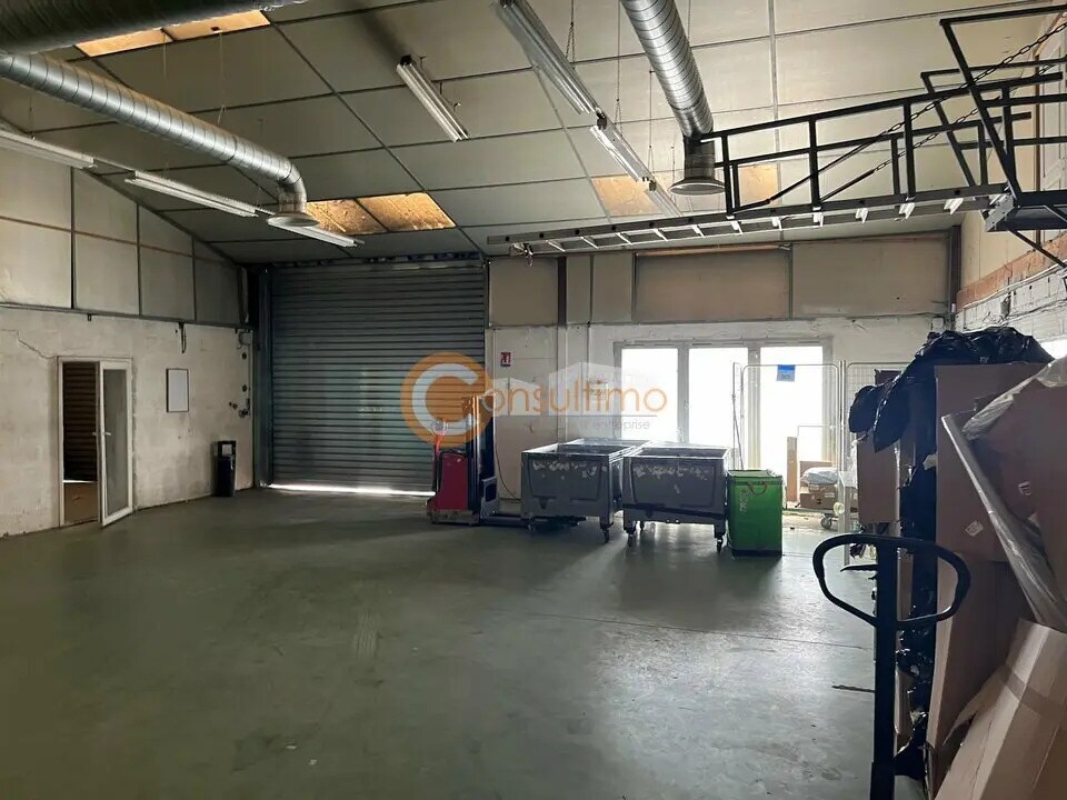 Industrial in Martillac for lease Interior Photo- Image 1 of 6