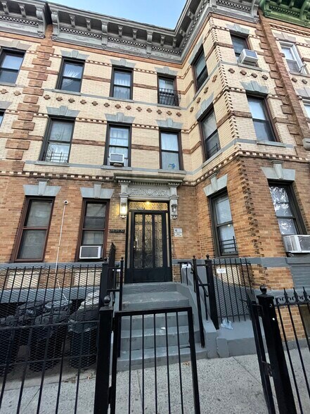 3006 42nd St, Astoria, NY for sale - Primary Photo - Image 1 of 1