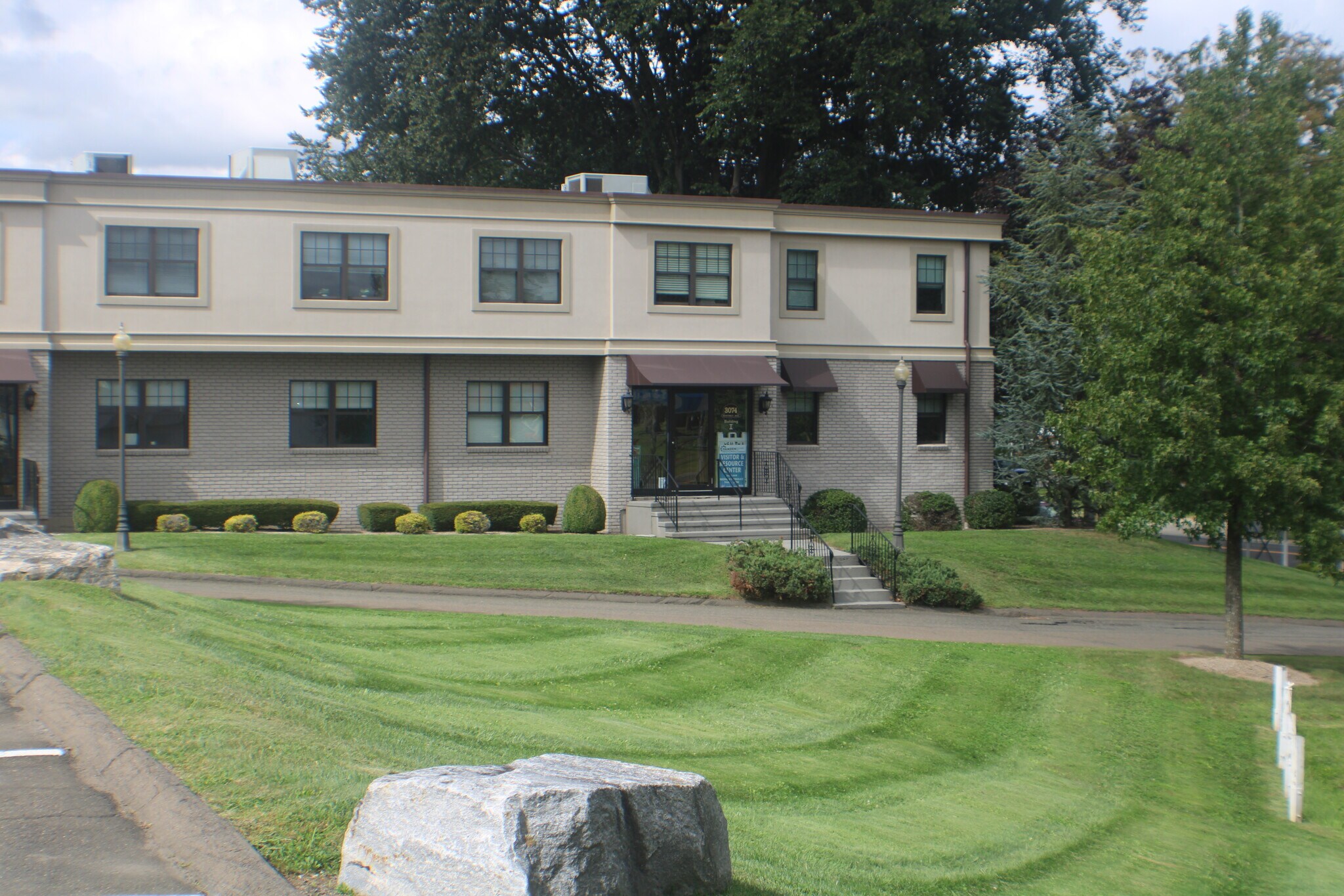 3074 Whitney Ave, Hamden, CT for lease Building Photo- Image 1 of 3