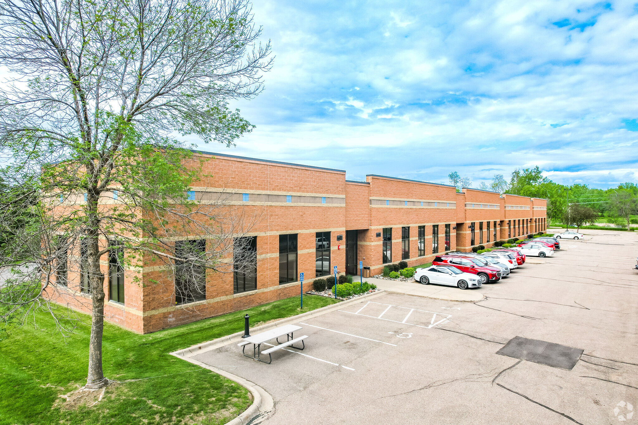 3220 Granada Ave N, Oakdale, MN for sale Primary Photo- Image 1 of 8