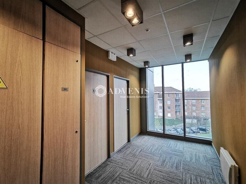 Office in VILLENEUVE-D'ASCQ for lease - Building Photo - Image 3 of 10