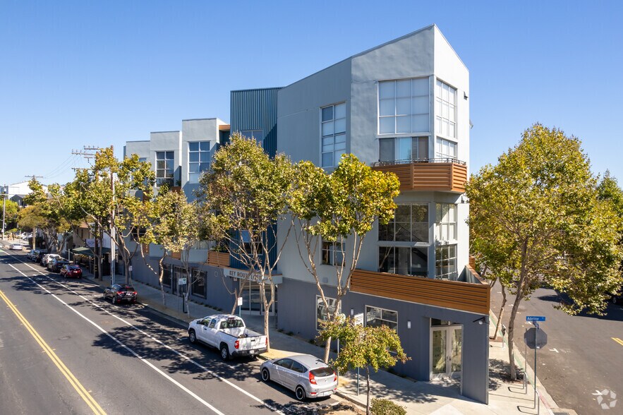 3960 Adeline St, Emeryville, CA 94608