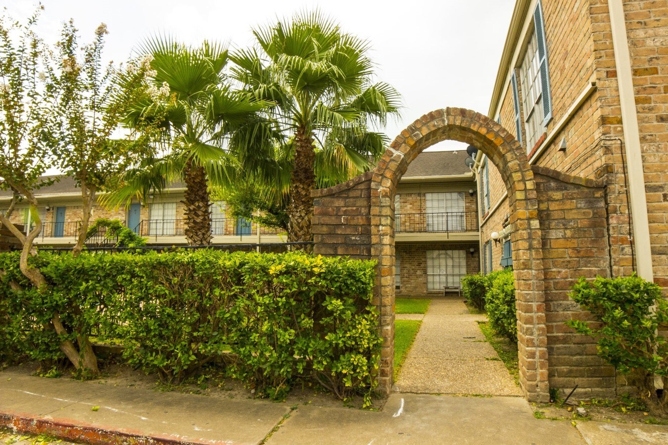 6909 Renwick Dr, Houston, TX 77081