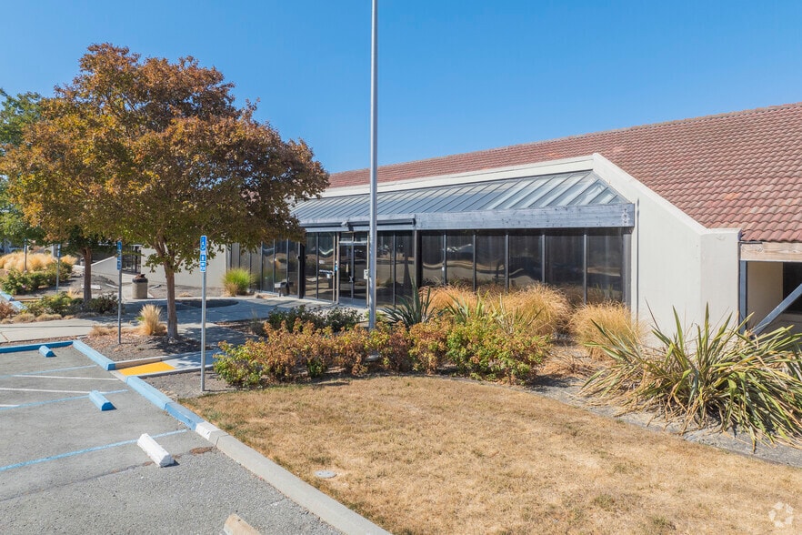 4800 Patrick Henry Dr, Santa Clara, CA for lease - Building Photo - Image 3 of 11