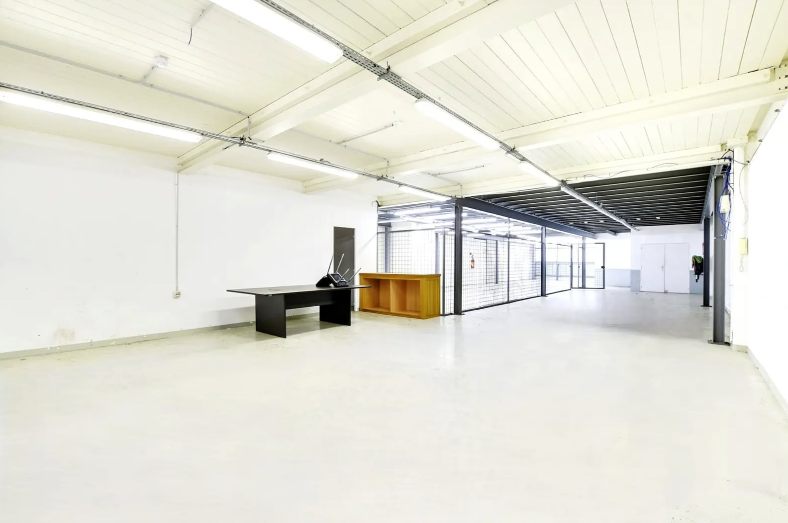 Flex in Pantin for sale Interior Photo- Image 1 of 2