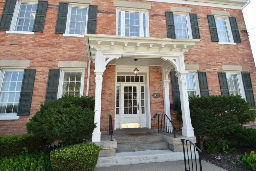 2130 Five Mile Line Rd, Penfield, NY 14526