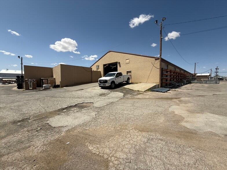 1510 E 2nd St, Odessa, TX for lease - Building Photo - Image 3 of 17