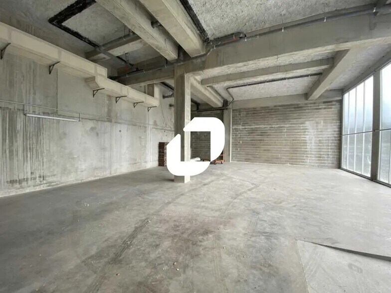 Flex in Bordeaux for lease - Interior Photo - Image 1 of 5
