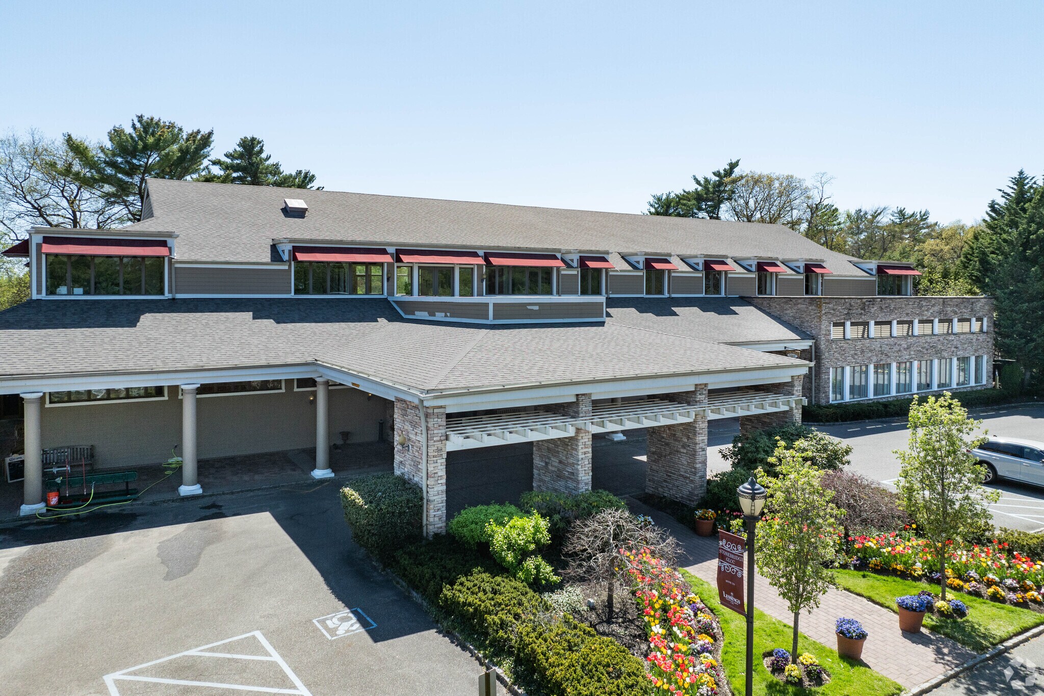 2000 Raynors Way, Smithtown, NY for sale Primary Photo- Image 1 of 1