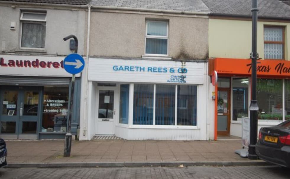 96 Windsor Rd, Neath for lease Primary Photo- Image 1 of 4